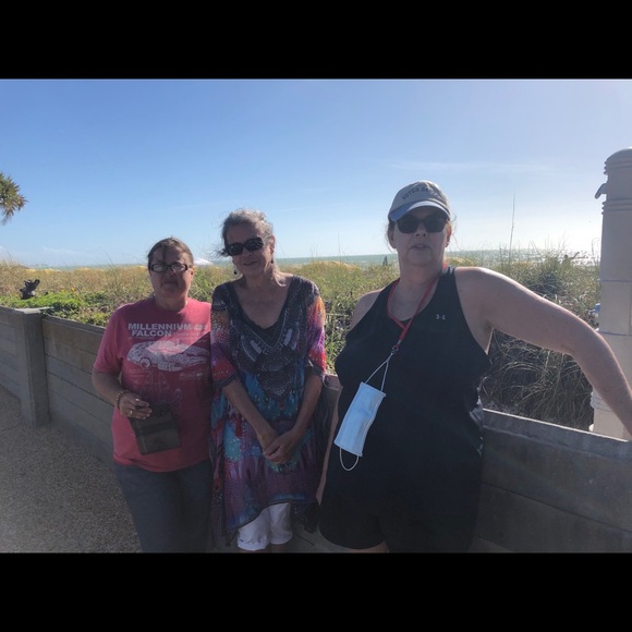 Meet your Posher, Carol - Picture 1 of 1